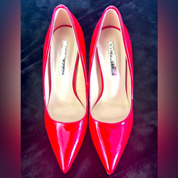 NEW/NEVER WORN - Patent Leather Red Pumps - Size 9 - Picture 1 of 8